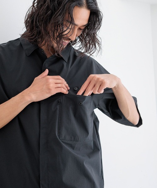 HEREIAM（ヘレイアム）の「【HEREIAM MEN】花粉も雨もこれで解決！撥水/マルチフェイスシャツ（シャツ/ブラウス・メンズ・カモフラージュ/ブラック/ブルー系/レオパード・MEDIUM/LARGE）」の9枚目の写真
