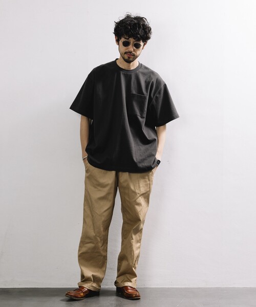 FREAK'S STORE(フリークスストア)の「HEAVY WEIGHT / ヘビーウェイト ショートスリーブクルーネック ポケットTシャツ/10.5オンス(Tシャツ/カットソー・メンズ・その他9/チャコールグレー/ブラック/ワインレッド/ベージュ/ライトグレー/ホワイト・LARGE/MEDIUM/SMALL)」の1枚目の写真