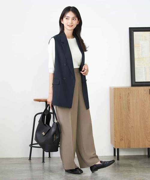 a.v.v（アーヴェヴェ）の「【洗える/イージーケア/UVカット/接触冷感/吸水速乾】サマーストレッチダブルジレ（その他アウター・レディース・ネイビー/ベージュ/ライトグレー・38/36/40）」の6枚目の写真