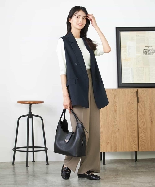 a.v.v（アーヴェヴェ）の「【洗える/イージーケア/UVカット/接触冷感/吸水速乾】サマーストレッチダブルジレ（その他アウター・レディース・ネイビー/ベージュ/ライトグレー・38/36/40）」の7枚目の写真