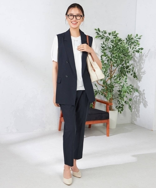 a.v.v（アーヴェヴェ）の「【洗える/イージーケア/UVカット/接触冷感/吸水速乾】サマーストレッチダブルジレ（その他アウター・レディース・ネイビー/ベージュ/ライトグレー・38/36/40）」の9枚目の写真