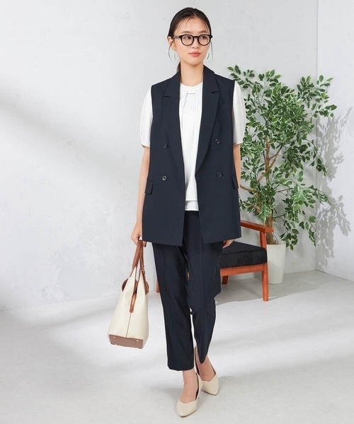 a.v.v（アーヴェヴェ）の「【洗える/イージーケア/UVカット/接触冷感/吸水速乾】サマーストレッチダブルジレ（その他アウター・レディース・ネイビー/ベージュ/ライトグレー・38/36/40）」の10枚目の写真