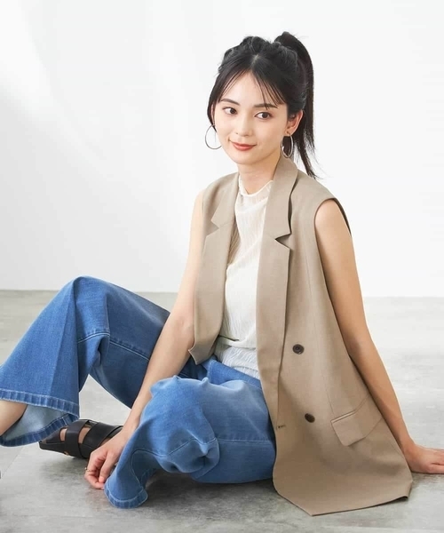 a.v.v（アーヴェヴェ）の「【洗える/イージーケア/UVカット/接触冷感/吸水速乾】サマーストレッチダブルジレ（その他アウター・レディース・ネイビー/ベージュ/ライトグレー・38/36/40）」の11枚目の写真