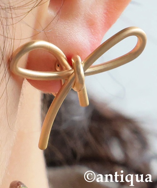 antiqua（アンティカ）の「マットリボンイヤリング（イヤリング・レディース・ゴールド/ブラック/シルバー・フリー）」の12枚目の写真