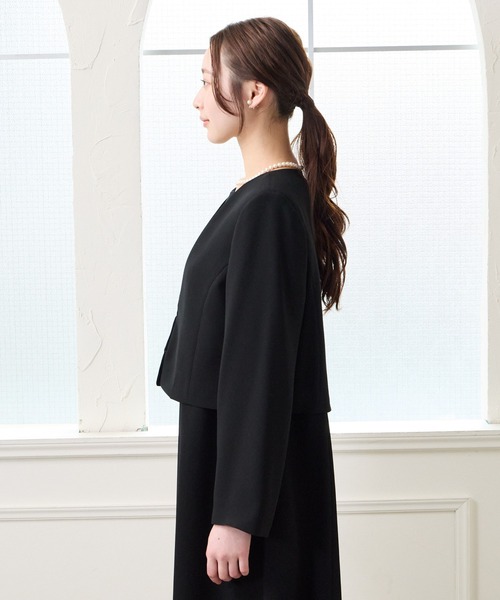 AIMER(エメ)の「【夏用喪服・礼服】ウォッシャブル Vネックフレアスリーブ サマーブラックフォーマルジャケット(ノーカラージャケット・レディース・ブラック・MEDIUM/LARGE)」の5枚目の写真