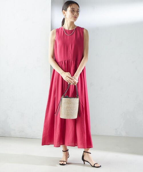 SHIPS（シップス）の「〈手洗い可能〉シルク混 シアー ノースリーブ ワンピース（ワンピース・レディース・ピンク系/ライトブラウン/ブラック・ONE SIZE）」の4枚目の写真