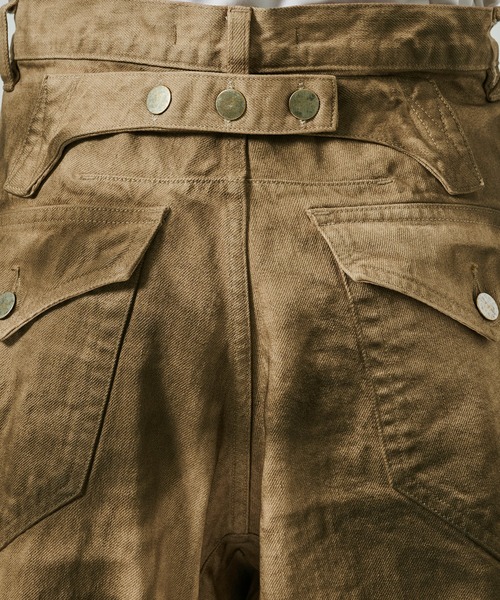 NVRFRGT(ネヴァーフォーゲット)の「3D TWISTED SHORTS(デニムパンツ・メンズ・ベージュ・1/2)」の8枚目の写真