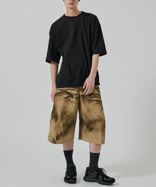 NVRFRGT(ネヴァーフォーゲット)の「3D TWISTED SHORTS(デニムパンツ・メンズ・ベージュ・1/2)」の2枚目の写真