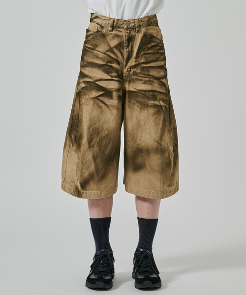 NVRFRGT(ネヴァーフォーゲット)の「3D TWISTED SHORTS(デニムパンツ・メンズ・ベージュ・1/2)」の3枚目の写真