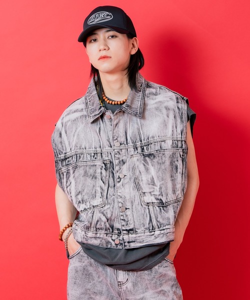 a.p.o.v.(エーピーオービー)の「a.p.o.v. オーバーサイズヴィンテージライクブリーチウォッシュデニムベスト(ベスト・メンズ・ブラック・ONESIZE)」の4枚目の写真