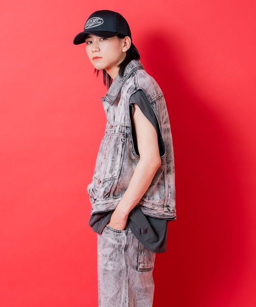 a.p.o.v.(エーピーオービー)の「a.p.o.v. オーバーサイズヴィンテージライクブリーチウォッシュデニムベスト(ベスト・メンズ・ブラック・ONESIZE)」の5枚目の写真