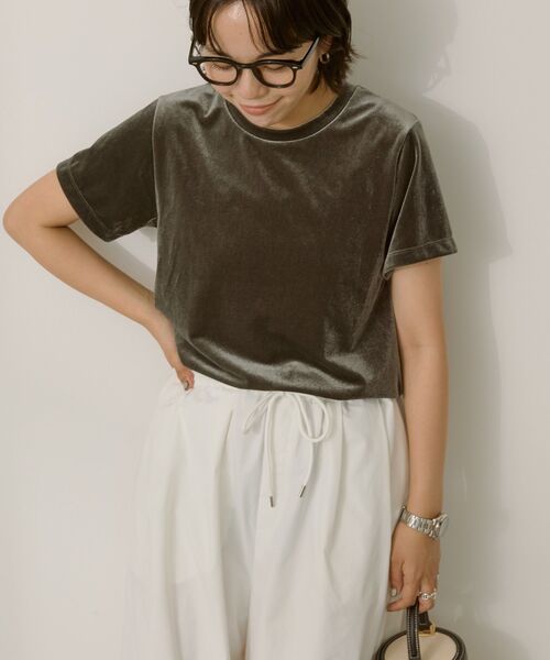 AMERICAN HOLIC(アメリカンホリック)の「ベロアTシャツ(Tシャツ/カットソー・レディース・チャコールグレー/ホワイト系その他2/オリーブ・M/L)」の5枚目の写真