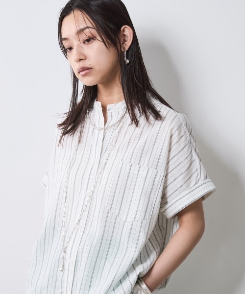 CHIC STYLE（シックスタイル）の「ストライプフレンチスリーブシャツ＜大きいサイズ有＞シックスタイル（シャツ/ブラウス・レディース・ホワイト系/ネイビー系・M/L/LL/3L/4L/5L）」の2枚目の写真