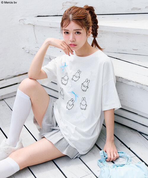 OLIVE des OLIVE(オリーブデオリーブ)の「miffy ribbon Big T(Tシャツ/カットソー・レディース・ホワイト/ブラック/オフホワイト・FREE)」の10枚目の写真