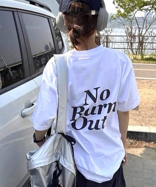 SHEENA(シーナ)の「Burn OutロゴオーバーサイズTシャツ(Tシャツ/カットソー・レディース・ホワイト/ブラック・M)」の4枚目の写真
