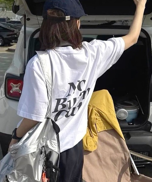 SHEENA(シーナ)の「Burn OutロゴオーバーサイズTシャツ(Tシャツ/カットソー・レディース・ホワイト/ブラック・M)」の5枚目の写真