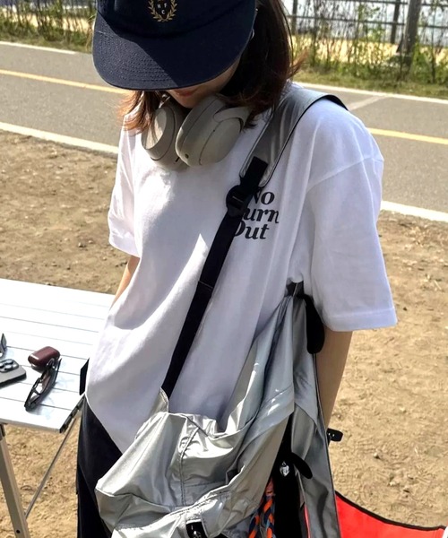 SHEENA(シーナ)の「Burn OutロゴオーバーサイズTシャツ(Tシャツ/カットソー・レディース・ホワイト/ブラック・M)」の6枚目の写真