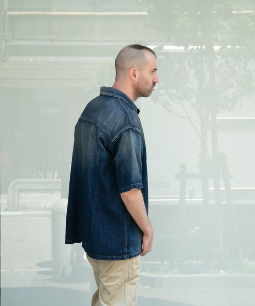 TMT(ティーエムティー)の「10oz DENIM SHORT SLEEVE SHIRTS(OVERSIZED)(Tシャツ/カットソー・メンズ・インディゴブルー/ライトインディゴブルー・FREE)」の7枚目の写真