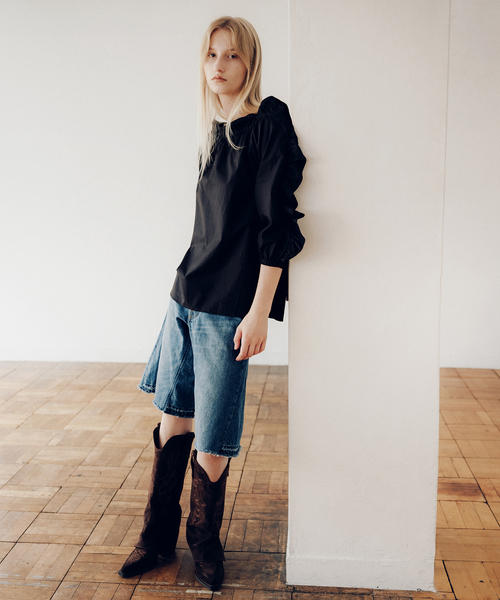 Bonum（ボナム）の「オフショルダーフリルブラウス（シャツ/ブラウス・レディース・ブラック/ホワイト・FREE）」の15枚目の写真