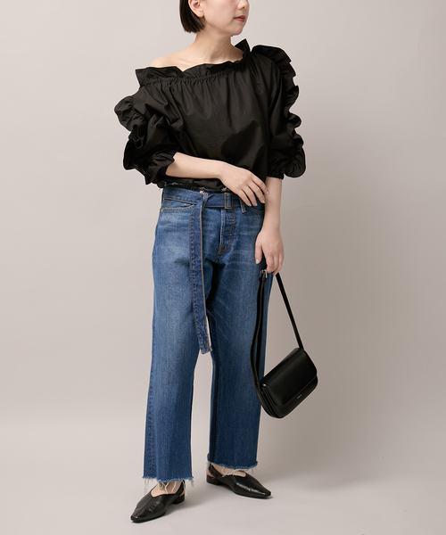 Bonum（ボナム）の「オフショルダーフリルブラウス（シャツ/ブラウス・レディース・ブラック/ホワイト・FREE）」の11枚目の写真