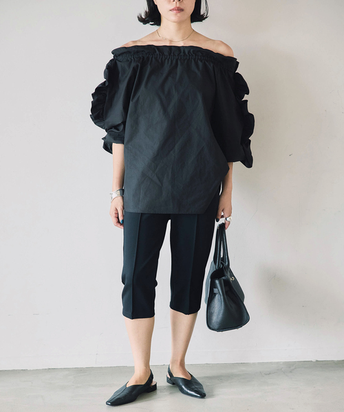 Bonum（ボナム）の「オフショルダーフリルブラウス（シャツ/ブラウス・レディース・ブラック/ホワイト・FREE）」の10枚目の写真
