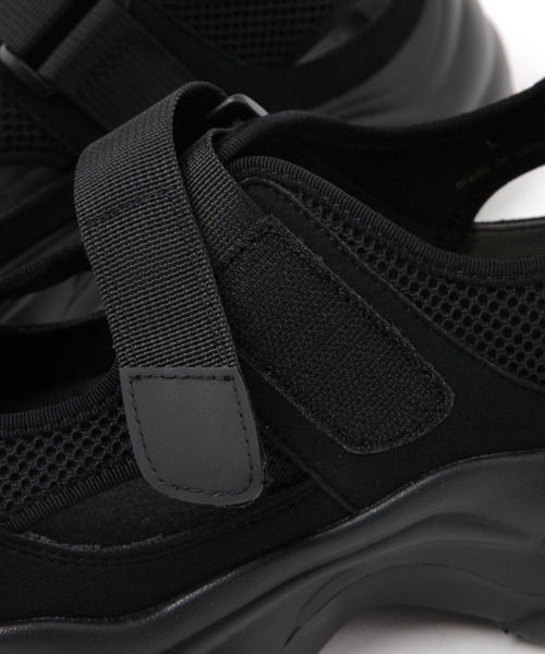 studio CLIP（スタディオクリップ）の「軽ふわスニーカーサンダル（サンダル・レディース・ブラック/オリーブ・MEDIUM/LARGE）」の13枚目の写真