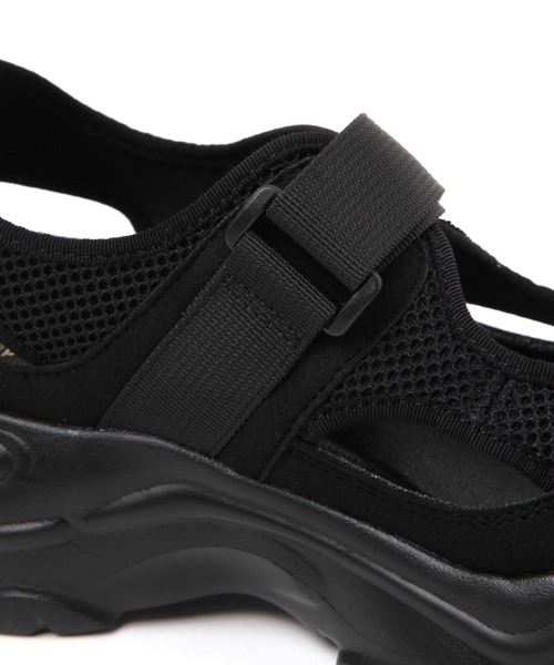 studio CLIP（スタディオクリップ）の「軽ふわスニーカーサンダル（サンダル・レディース・ブラック/オリーブ・MEDIUM/LARGE）」の14枚目の写真