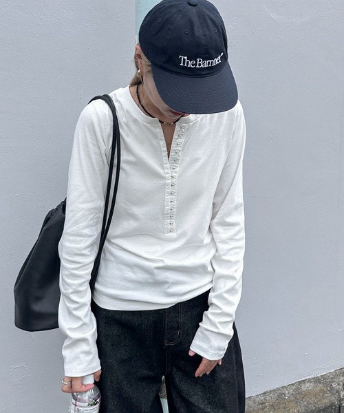 feepur（フェピュール）の「フライスホックロンTee（Tシャツ/カットソー・レディース・オフホワイト/ブラック・MEDIUM）」の13枚目の写真