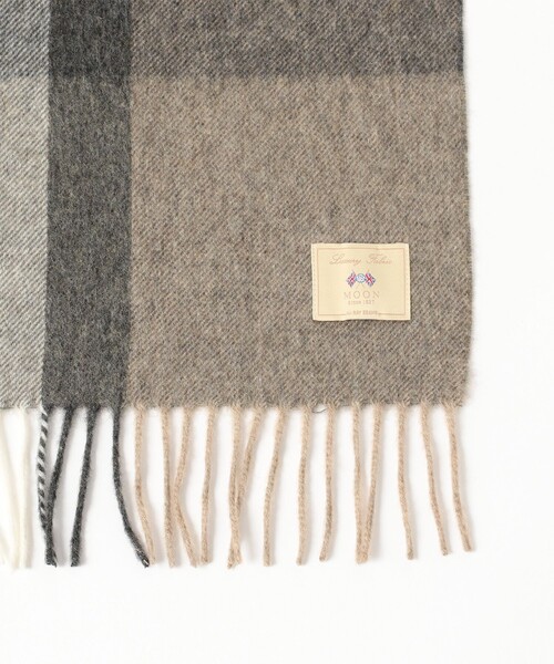Ray BEAMS(レイビームス)の「MOON チェック ストール 25AW(マフラー・レディース・グレー/オフホワイト/ダークグリーン・ONE SIZE)」の7枚目の写真