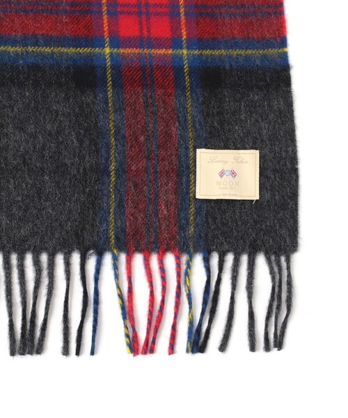 Ray BEAMS(レイビームス)の「MOON チェック ストール 25AW(マフラー・レディース・グレー/オフホワイト/ダークグリーン・ONE SIZE)」の10枚目の写真