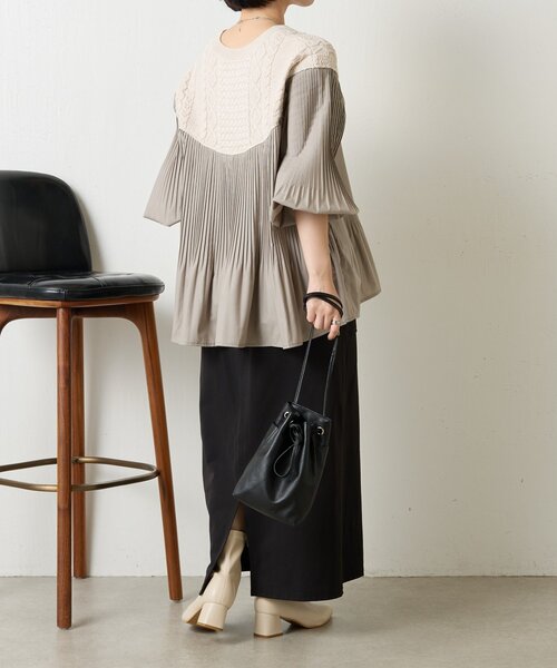 Jena espace merveilleux(ジェナ エスパスメルヴェイユ)の「ケーブルニットドッキングブラウス(シャツ/ブラウス・レディース・ブラック/ベージュ/ブラウン・FREE)」の9枚目の写真