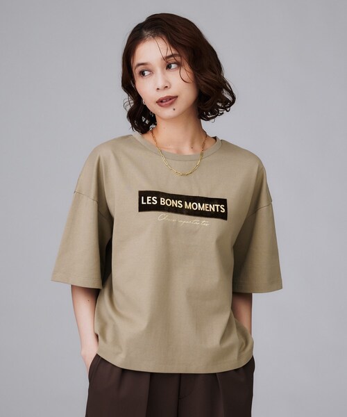 UNTITLED（アンタイトル）の「【コットン100/ゆったり/ショート丈/洗える】ベロアロゴTシャツ（Tシャツ/カットソー・レディース・ホワイト系8/ベージュ系/ホワイト系3・48/44/04/02/00）」の5枚目の写真