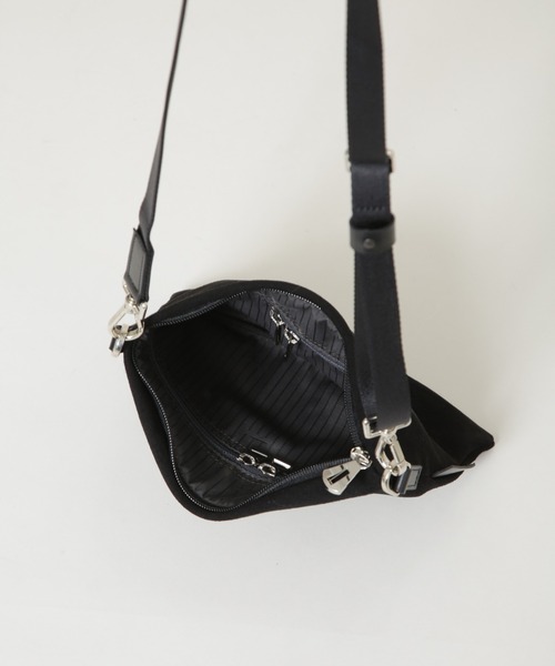 ITTI（イッチ）の「ITTI/別注 MARY SACOCHE / suede（ショルダーバッグ・メンズ・ブラウン/ブラック・FREE）」の5枚目の写真