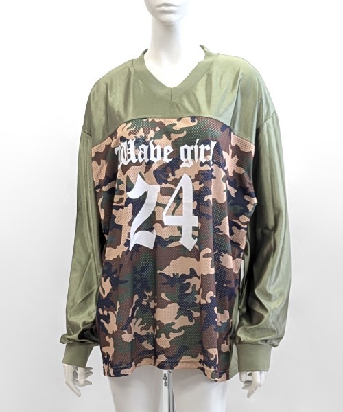 セール】迷彩柄ナンバープリントトップス（Tシャツ/カットソー）｜Riff