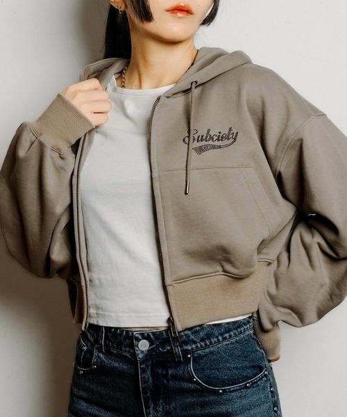 Subciety(サブサエティ)の「Rhinestone zip hoodie【WOMENS】(ベスト・レディース・ブラック/チャコールグレー/グレー・FREE)」の14枚目の写真