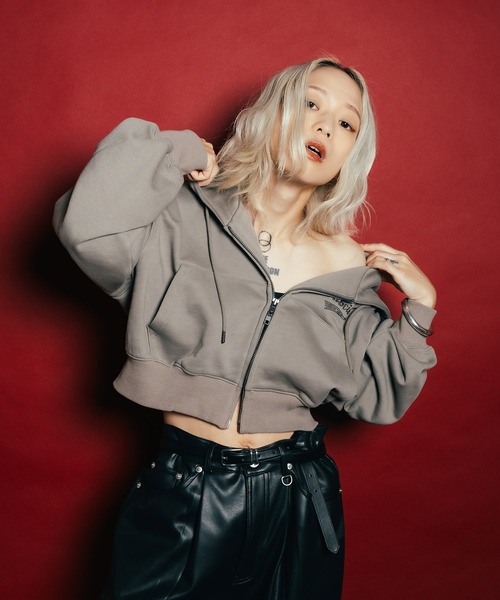 Subciety(サブサエティ)の「Rhinestone zip hoodie【WOMENS】(ベスト・レディース・ブラック/チャコールグレー/グレー・FREE)」の21枚目の写真