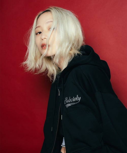 Subciety(サブサエティ)の「Rhinestone zip hoodie【WOMENS】(ベスト・レディース・ブラック/チャコールグレー/グレー・FREE)」の18枚目の写真
