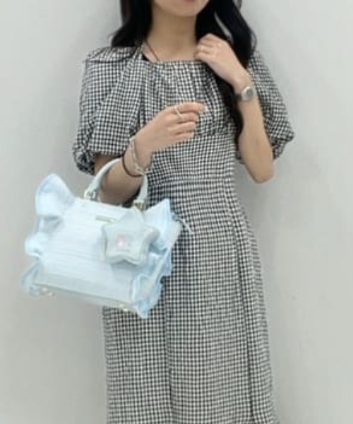 SAMANTHAVEGA(サマンサベガ)の「『リトルツインスターズ』(キキ&ララ)フリルハンドバッグ(ハンドバッグ・レディース・ライトブルー/ピンク・FREE)」の1枚目の写真