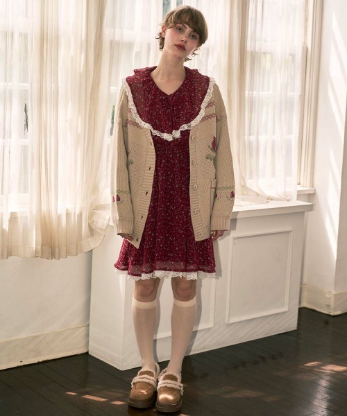 F i.n.t（フィント）の「レース使い小花柄ラッフルワンピース（ワンピース・レディース・ボルドー/マスタード・FREE）」の5枚目の写真