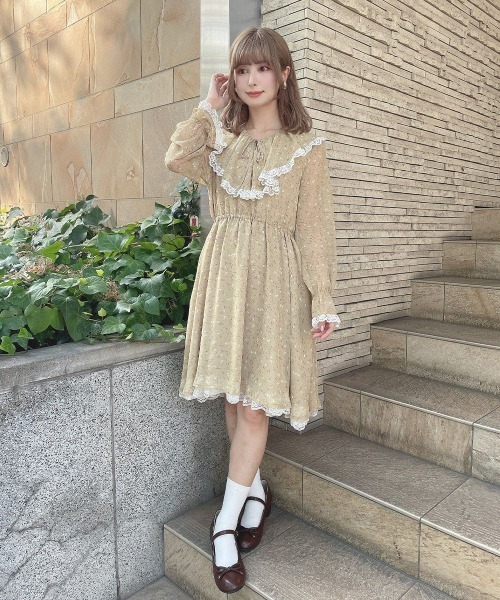 F i.n.t（フィント）の「レース使い小花柄ラッフルワンピース（ワンピース・レディース・ボルドー/マスタード・FREE）」の7枚目の写真