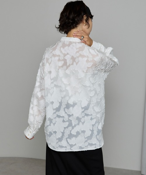 SOTT（ソット）の「Cut Jacquard Sheer Shirt / カットジャガードシアーシャツ（シャツ/ブラウス・レディース・アイボリー/ブラック・FREE）」の6枚目の写真