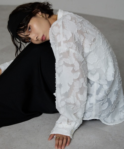 SOTT（ソット）の「Cut Jacquard Sheer Shirt / カットジャガードシアーシャツ（シャツ/ブラウス・レディース・アイボリー/ブラック・FREE）」の9枚目の写真