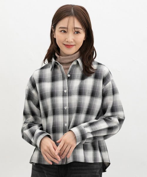 Honeys（ハニーズ）の「フライスタートルネック（Tシャツ/カットソー・レディース・ネイビー/オフホワイト/ヘザーチャコール/グレイッシュベージュ/ブラック/ブラウン系その他・L/LL/M/S）」の20枚目の写真