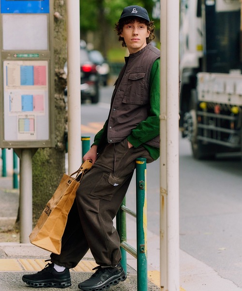 MAISON CLUB(メゾンクラブ)の「【MAISON CLUB】Basic Over Cargo FleecePants / ベーシックオーバーカーゴフリースパンツ KKP(カーゴパンツ・メンズ・チャコールグレー/カーキ/ブラック・L/M)」の21枚目の写真