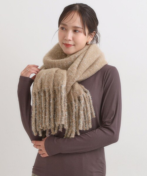 SHOO・LA・RUE（シューラルー）の「太フリンジラメストール（ストール/ショール・レディース・ピンク系/アイボリー/ブラウン系/サックスブルー/グレー・00）」の6枚目の写真