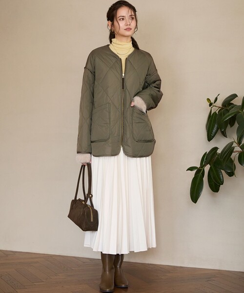 23区（ニジュウサンク）の「【SLOW/一部店舗限定】中綿 パデットアウター（ダウンジャケット/コート・レディース・カーキ系/ブラック系/ベージュ系・38）」の7枚目の写真