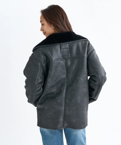 BILLABONG(ビラボン)の「BILLABONG レディース FAUX LEATHER MOUTON ジャケット 【2025年秋冬モデル】 @autumn/ビラボンレザーボアジャケット(ブルゾン・レディース・ブラウン系その他/ブラック・MEDIUM)」の4枚目の写真