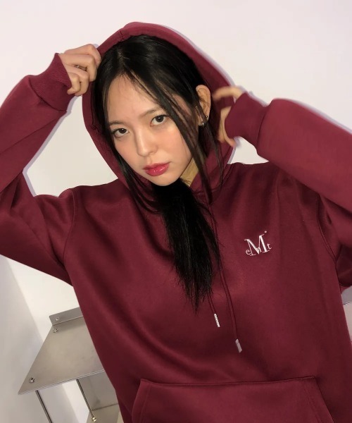 MUCENT(ムセント)の「【日本未発売/WEB限定】MUCENT(ムセント)/ロゴ刺繍 ベーシック フーディ パーカー/SIGNATURE BASIC LOGO HOOD T(パーカー・レディース・モカ/バーガンディー/ブラック/グレー/チャコールグレー/ブラック系その他・FREE)」の6枚目の写真