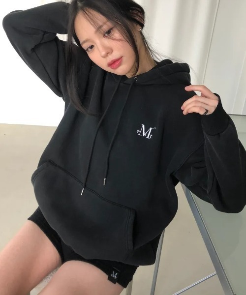 MUCENT(ムセント)の「【日本未発売/WEB限定】MUCENT(ムセント)/ロゴ刺繍 ベーシック フーディ パーカー/SIGNATURE BASIC LOGO HOOD T(パーカー・レディース・モカ/バーガンディー/ブラック/グレー/チャコールグレー/ブラック系その他・FREE)」の7枚目の写真