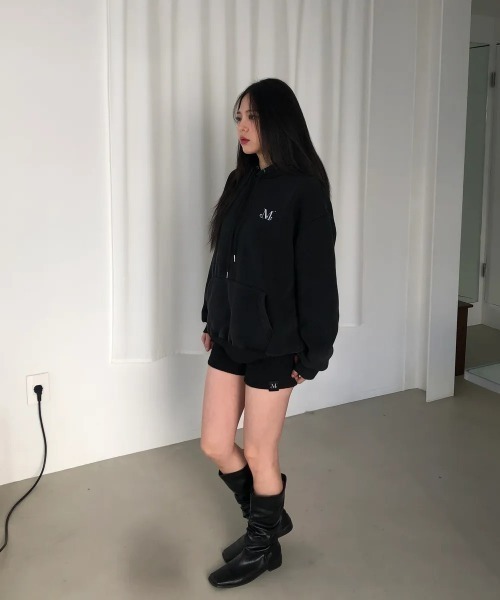 MUCENT(ムセント)の「【日本未発売/WEB限定】MUCENT(ムセント)/ロゴ刺繍 ベーシック フーディ パーカー/SIGNATURE BASIC LOGO HOOD T(パーカー・レディース・モカ/バーガンディー/ブラック/グレー/チャコールグレー/ブラック系その他・FREE)」の9枚目の写真